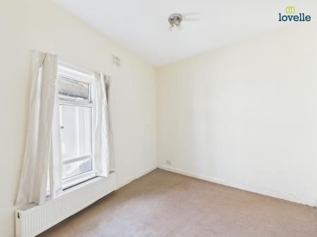 2 bedroom Terraced House To Let - Photo 4