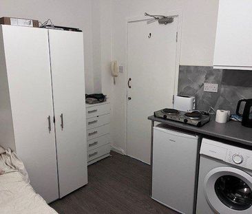 Studio to rent - Photo 6