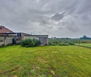 Halfopen woning met 3 slaapkamers en grote tuin in Lovendegem - Photo 3
