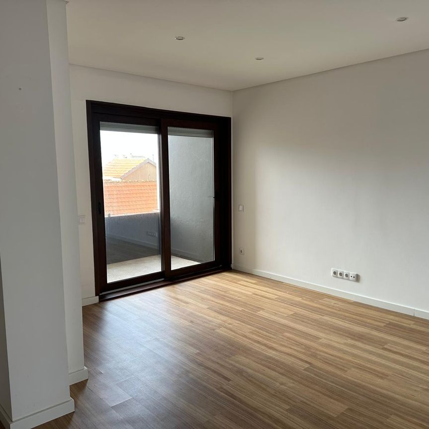 Apartamento T1 com Vista Mar para Arrendamento no Porto - Photo 1