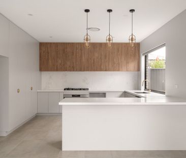 4 Bedroom Family Home - Photo 6