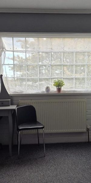 3 bedroom end of terrace house to rent - Photo 1