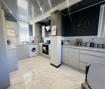 3 bedroom semi-detached house to rent - Photo 6