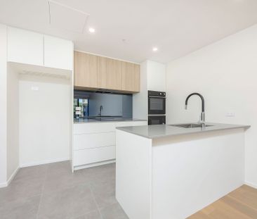 Modern Living with Unmatched Convenience in Lyneham - Photo 3