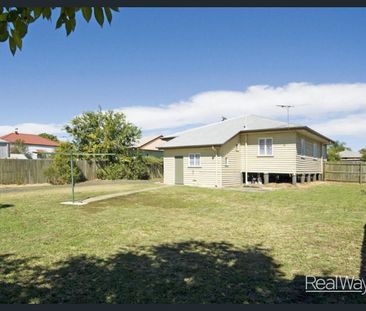 Charming 3-Bedroom Lowset Home in Convenient Location - Photo 3