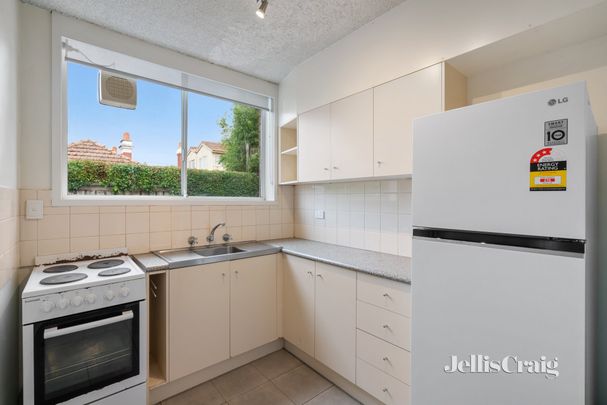 8/15 McKinley Avenue, Malvern - Photo 1