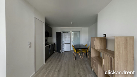 Superbe T4 en Duplex Meublé avec Terrasses et Parking – Lille (59160) - Photo 3