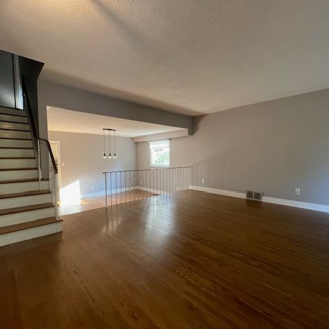 For Lease - 2086 Thornlea Drive, Oakville, Ontario - Photo 1