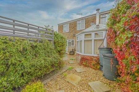 3 bedroom terraced house to rent - Photo 5