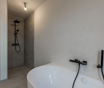 Moderne BEN-woning met 4 slaapkamers, carport en zonnige tuin - Photo 2