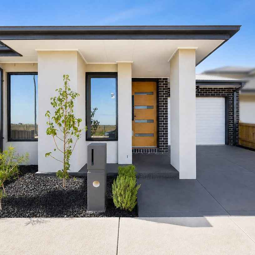 Modern Family Living in Deanside - Photo 1
