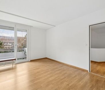Bright apartment in a beautiful neighborhood - Photo 2
