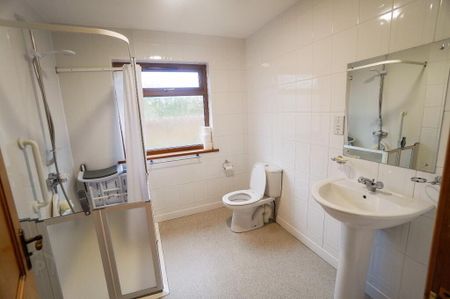 86a Larne Road, Carrickfergus, BT38 7NA - Photo 2