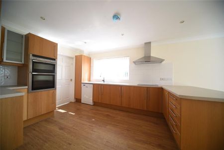 4 bedroom detached house to rent - Photo 5
