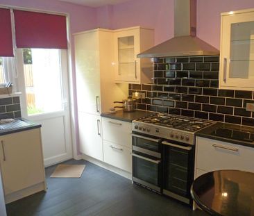 2 bedroom terraced house to rent - Photo 3