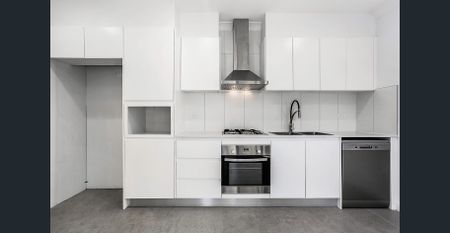 Modern 3-Bedroom Home with Ensuite & Secure Front Fence - Photo 3