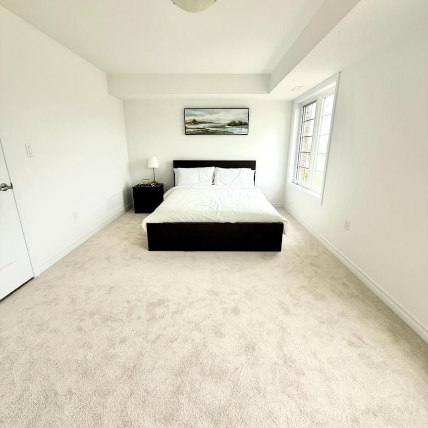 For Lease - 31 PUMPKIN CORNER Crescent Unit# #2, Barrie, Ontario - Photo 1