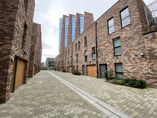 Lockgate Mews, New Islington - Photo 1