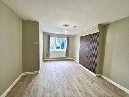 Sevenoaks drive, Bolton BL3 - Photo 4