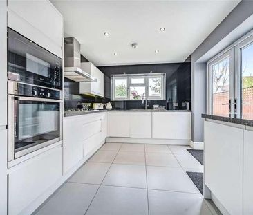 Woking, Surrey, GU21 - Photo 5