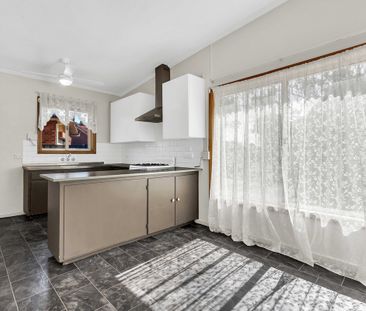 14 Deering Street, Salisbury North SA 5108 - Photo 4