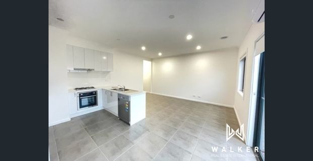 Modern Townhouse Living! - Photo 1