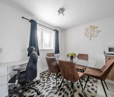 Lumb Close, Tadpole Garden Village, SN25 - Photo 4