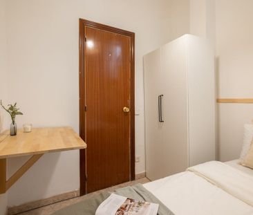 Carrer la Rambla, Barcelona, Catalonia 08002 - Photo 6