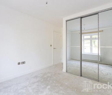 4 bedroom detached house to rent - Photo 4