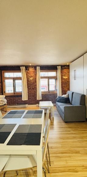 Loft entièrement meublé à louer Vieux-Québec juillet 2026 - Photo 1