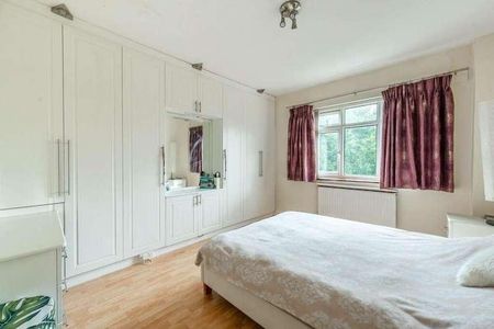 Village Way, Pinner, HA5 - Photo 4