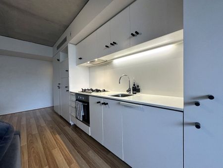 815/152 Sturt Street - Photo 2