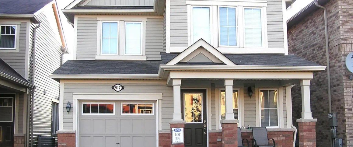 917 FARMSTEAD DRIVE — 4 Bedroom - Photo 1