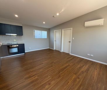 Luxurious Living in a Quiet Neighbourhood - Photo 1