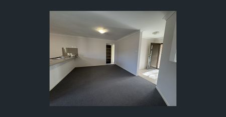 FOUR BEDROOM FAMILY HOME - GREAT LOCATION - Photo 5