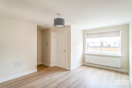 Almond Avenue - Photo 3