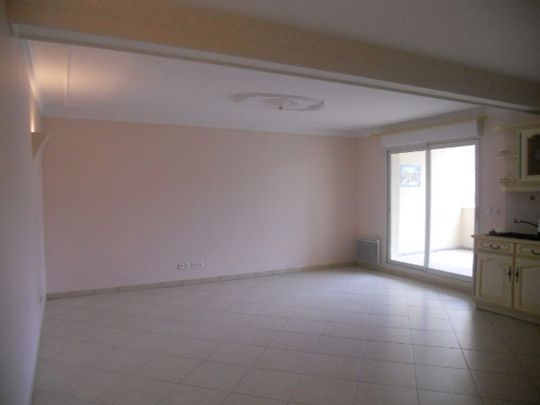 Location Appartement 3 pièces 65m² STE GENEVIEVE DES BOIS 91700 - Photo 1