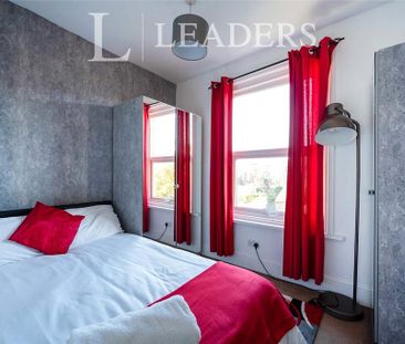 6 bedroom terraced house to rent - Photo 4