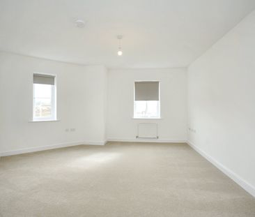 Kingfisher Drive, Northampton, Upton - Photo 4