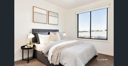 Parkside Family Living in Prime Location - Photo 2