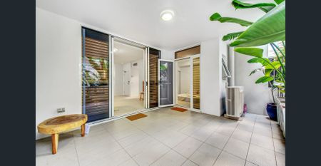 Stylish 1 & 2 Bedroom Apartment in the Heart of New Farm! - Photo 5