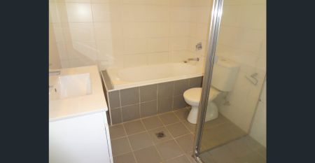 Spacious One Bedroom Apartment in the Heart of Westmead - Photo 5