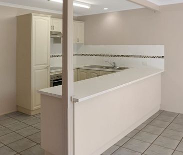 Modern Town House - Close to the Park - Photo 1
