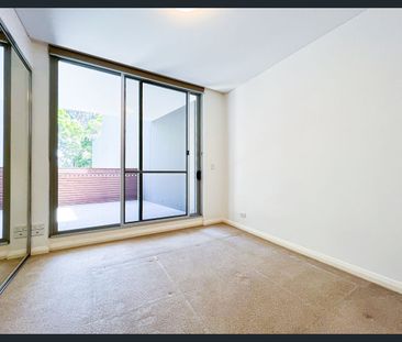 Two Bedroom Parkside Apartment - Photo 3