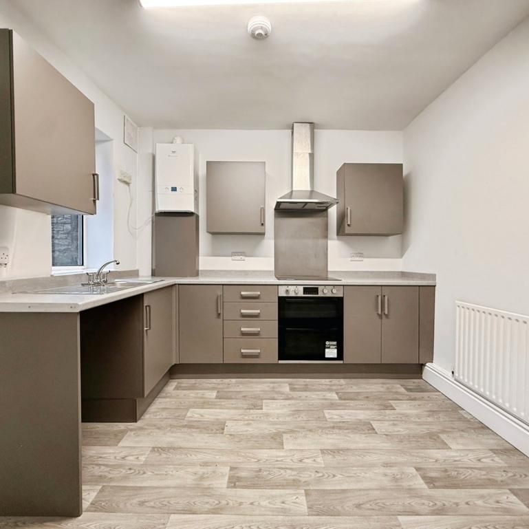 3 bedroom end of terrace house to rent - Photo 1