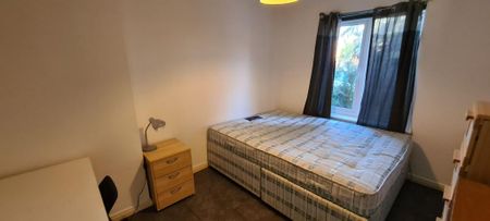 4 bedroom townhouse to rent - Photo 5