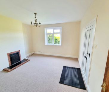 Cottage to rent on - Photo 1