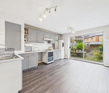 2 bedroom terraced house to rent - Photo 4