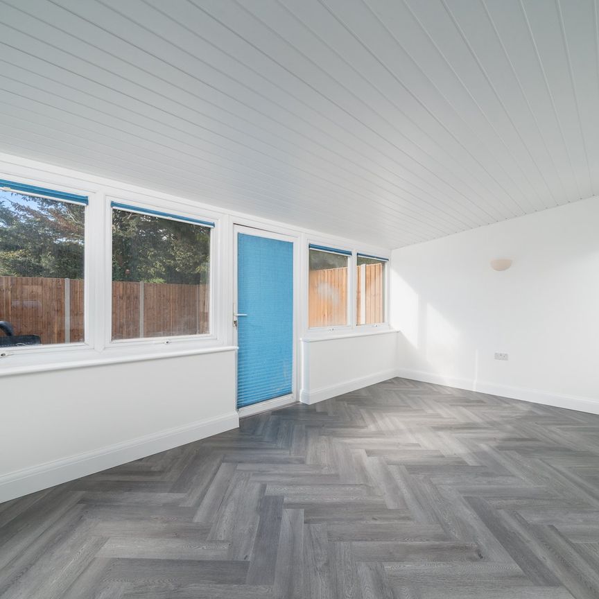 Oxford Gardens, London - Photo 1