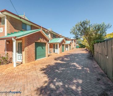 Recently renovated, this unit leaves nothing to do but simply move in! - Photo 1